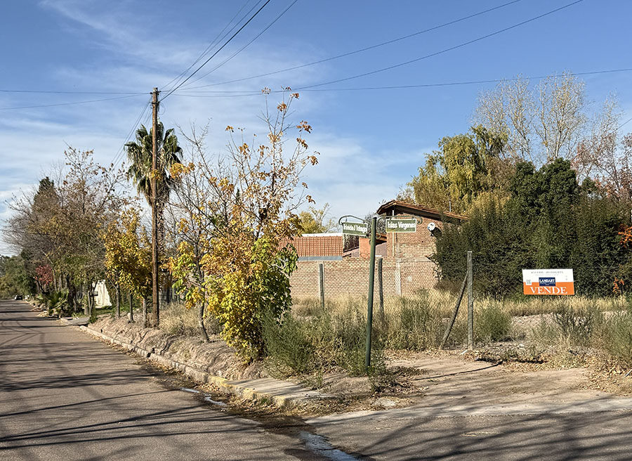 Lote esquina en el Barrio «El Huerto» ¡OPORTUNIDAD ÚNICA EN EL CORAZON DE CHACRAS!