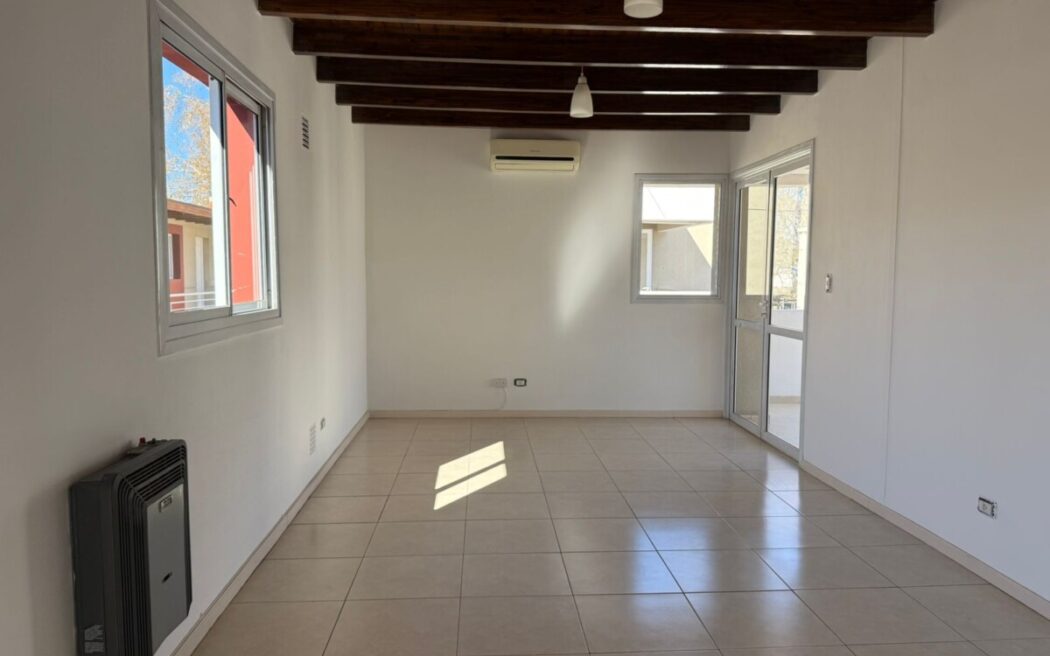 LANDART VENDE DEPARTAMENTO COMPLEJO RESIDENCIAL PLAZA FONTANA- Capital.