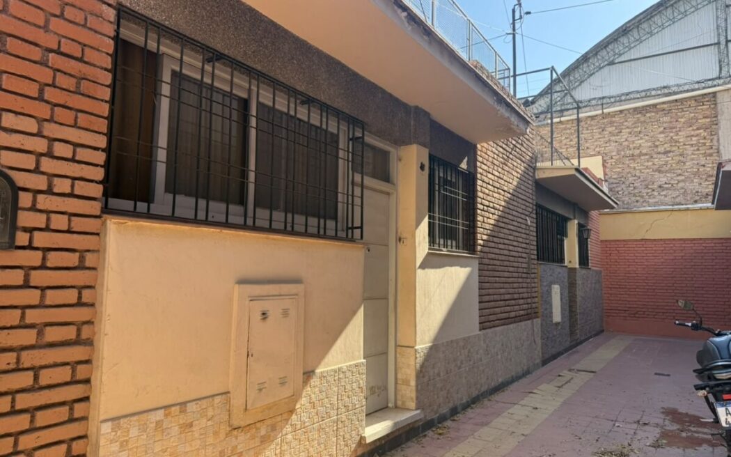 LANDART VENDE CASA INTERNA A RECICLAR CUARTA SECCION CIUDAD!!! Mts Avenida San Martin