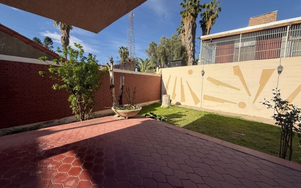 LANDART INMOBILIARIA VENDE HERMOSA CASA! Calle Av España mts Inalican.